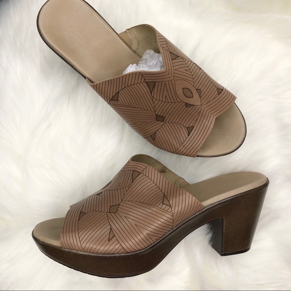 MUNRO Marisa Leather Mule Sandals Geometric Tan Size 11W - Picture 10 of 11